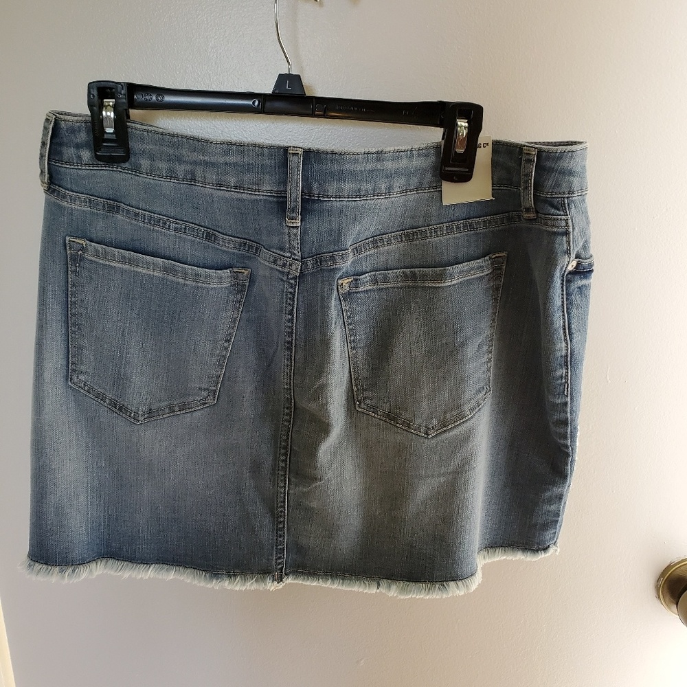 American Rag skirt - Picture 2 of 4